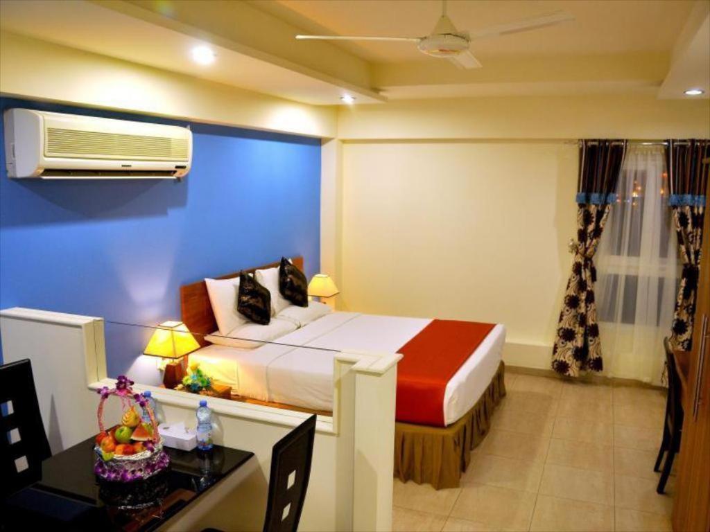 Johny International Hotel Muscat Exterior photo